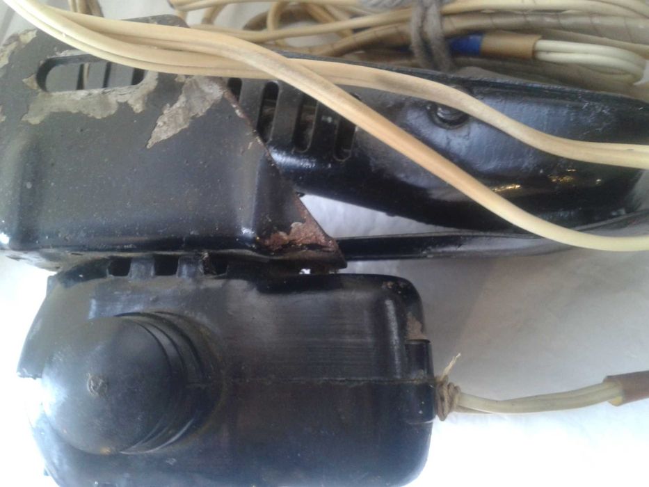 Електро привод для швейной машинки.