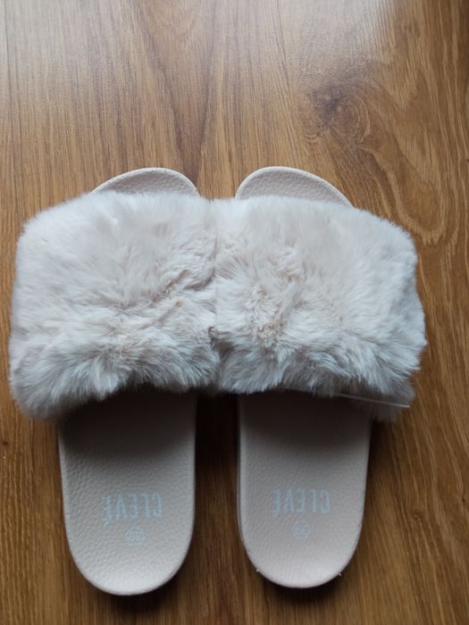 Nowe klapki damskie