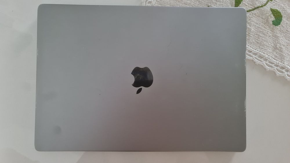 M1 max 64gb ram 1tb ssd 16"