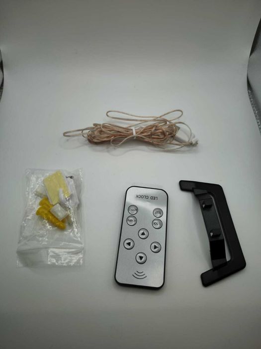 Deeyaple zegar ścienny LED 3D 25 cm – cyfrowy budzik