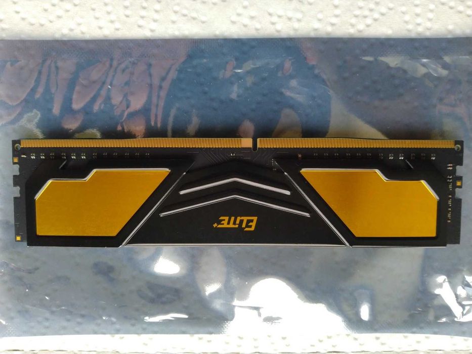 ОЗП (ОЗУ, оперативка) "Team Elite+" DDR4 8Gb 2400MHz CL16 1.2V (1шт.)