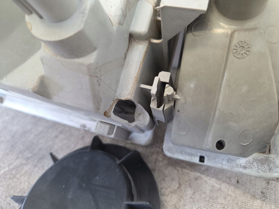 lampa przód prawa iveco daily i europa uszkodzony