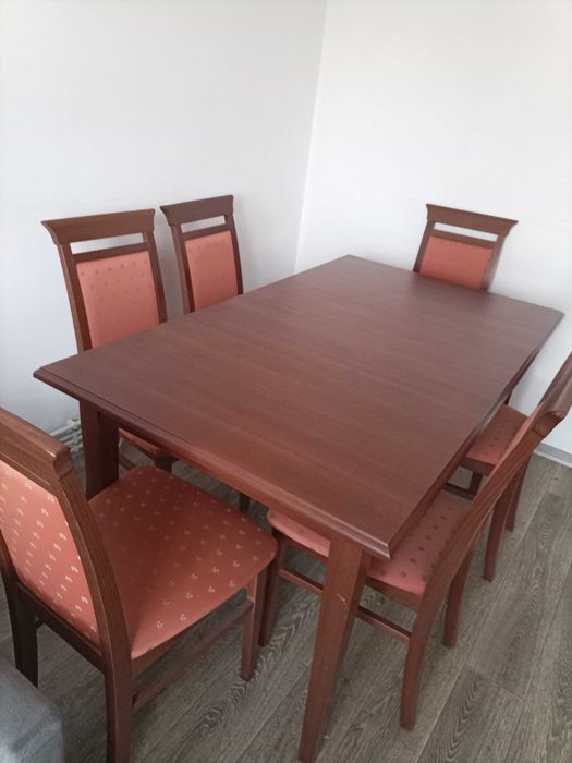 Stół plus 6 krzesł