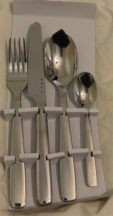 Conjunto de talheres da smeg