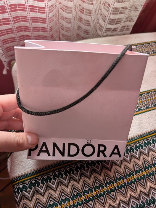 Браслет Pandora.