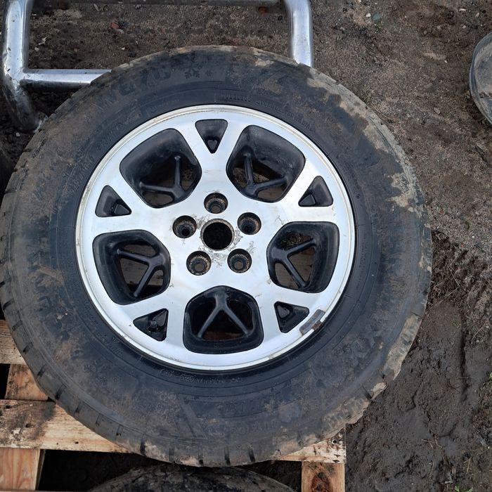 Felgi z oponami jeep Grand Cherokee zj