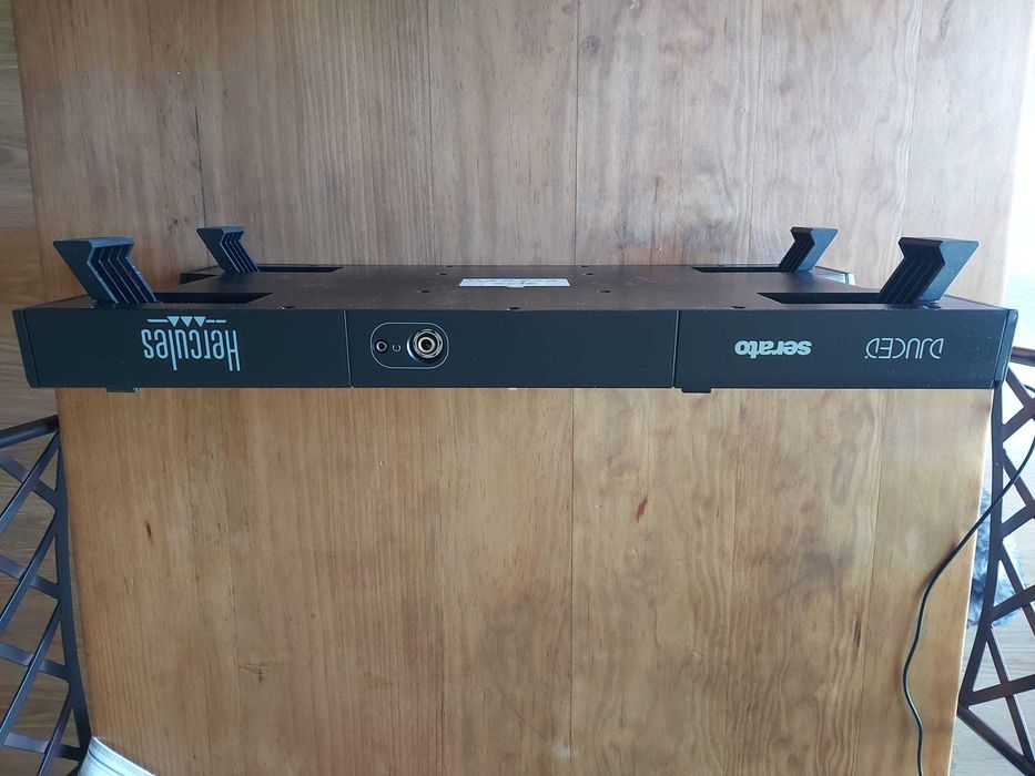 Controladora DJ Hercules Inpulse 500