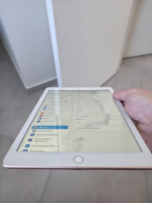 iPad 6 покоління. 32GB. Gold. Без обмежень. Гарантія