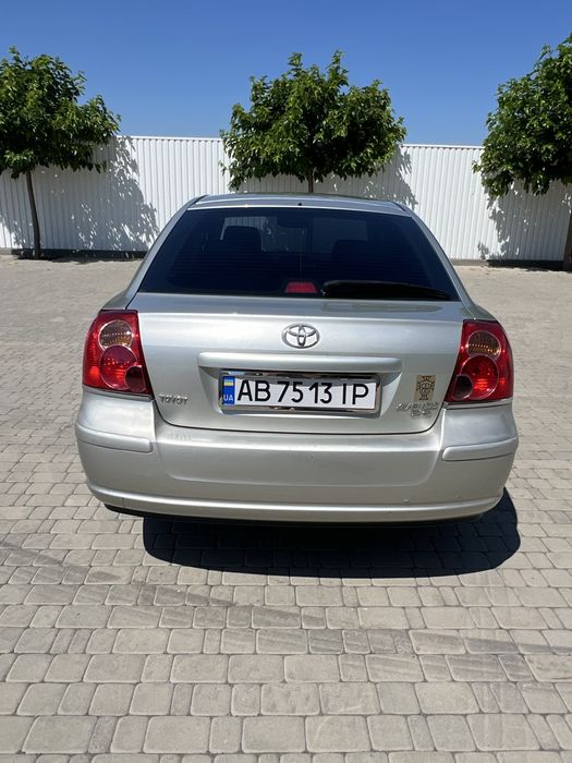 Toyota Avensis 2004 року