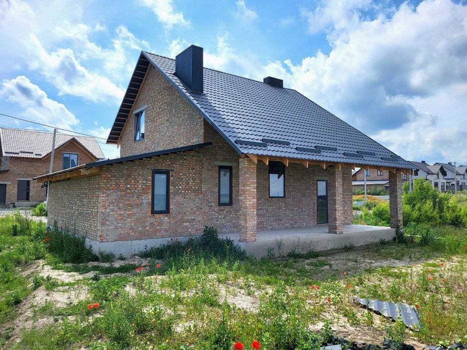 Двоповерховий будинок 160 кв. м. з гаражем
