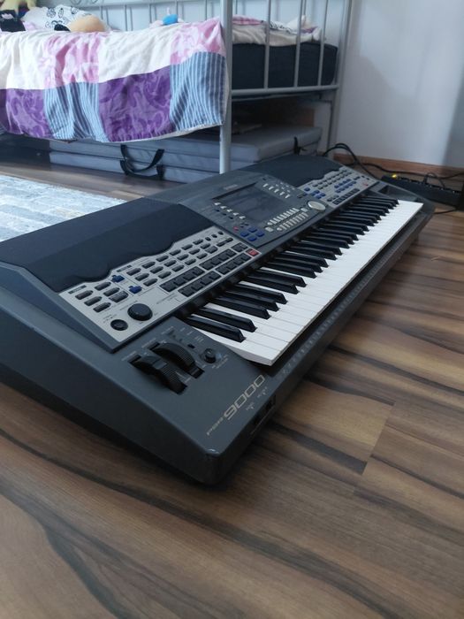 Yamaha psr 9000.