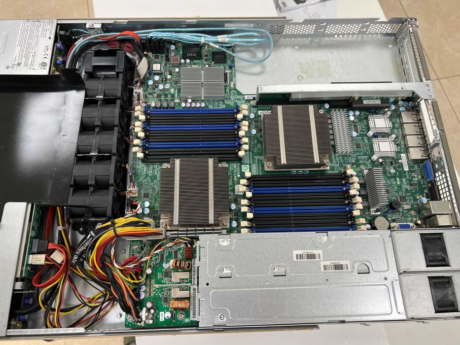 Supermicro CSE-119 8x2.5" SATA X8DTU-LN4F+ сервера