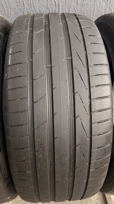 Шини б/у 235/40 r19 Hankook