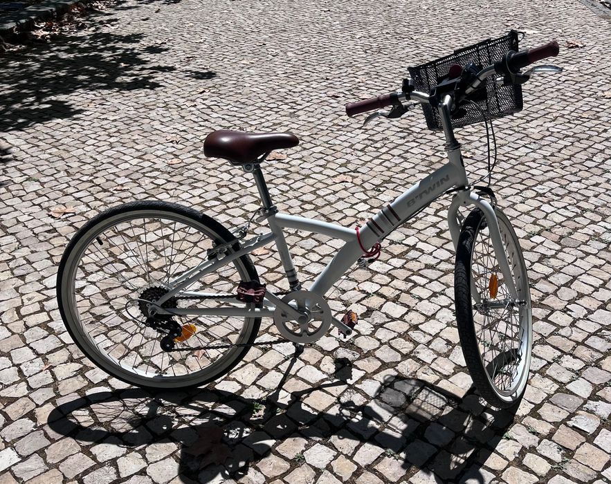 Bicicleta roda 20” com cesto amovível
