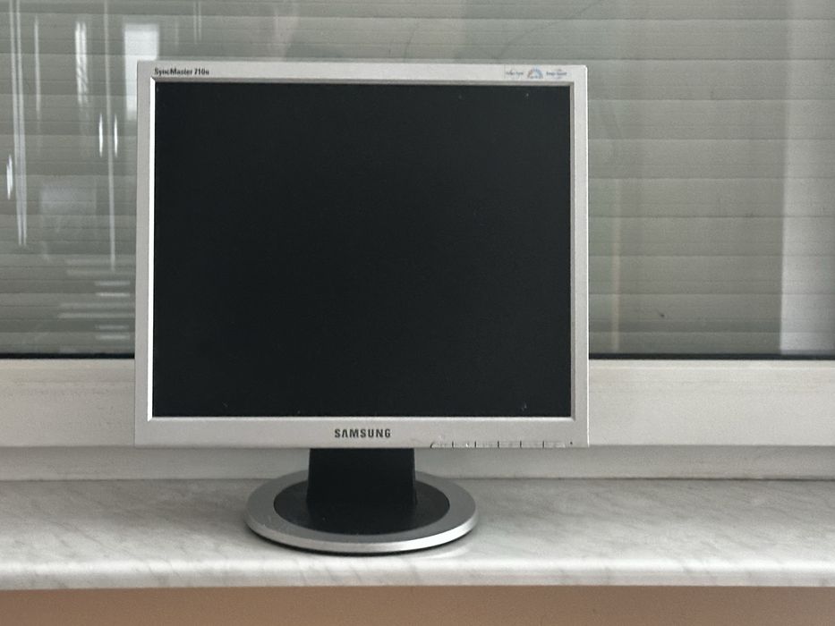 Samsung SyncMaster 710n