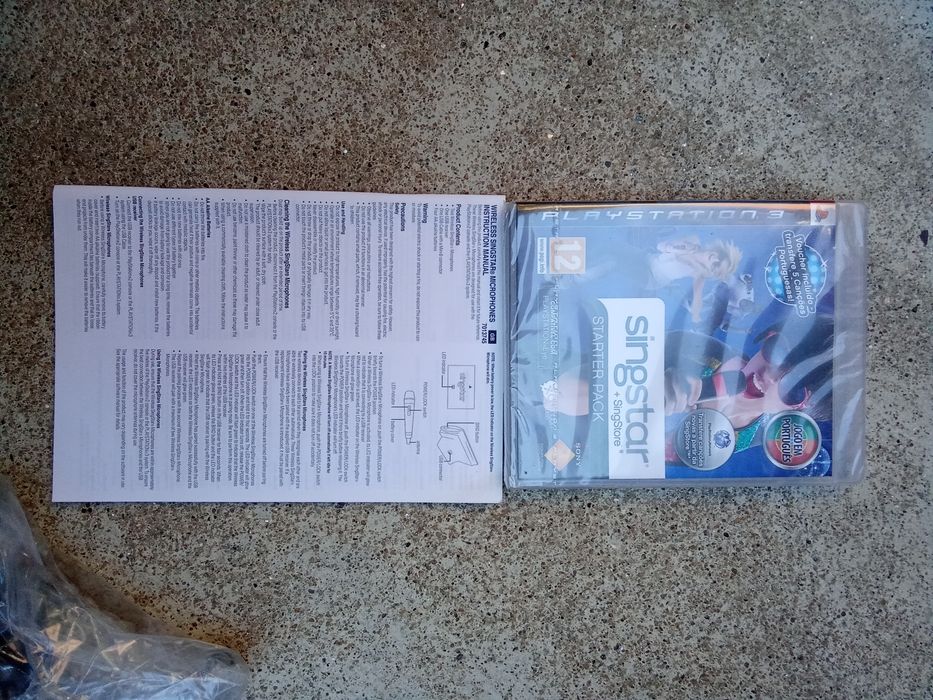 Singstar PS3 - com dois microfones sem fios - Novo e sela