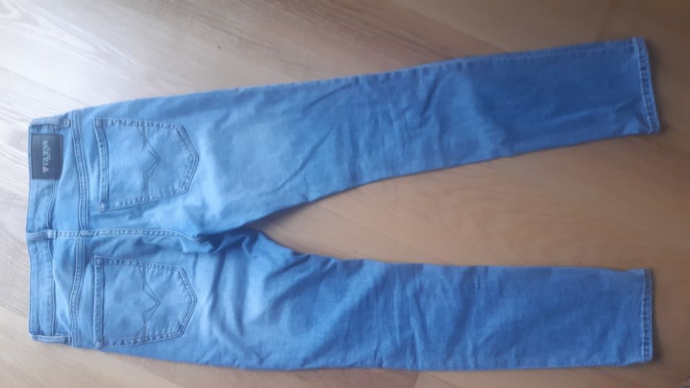 Sprzedam Guess jeansy