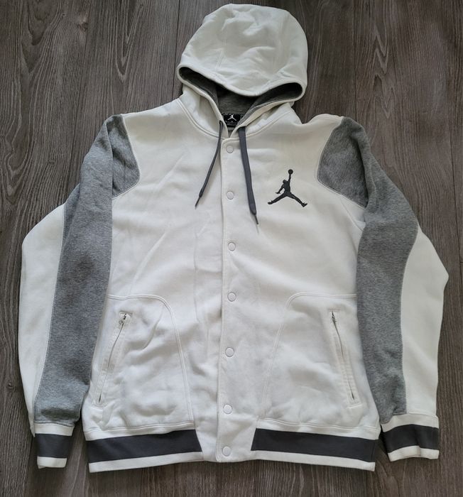 Jordan bejsbolówka.  Bluza. Nike