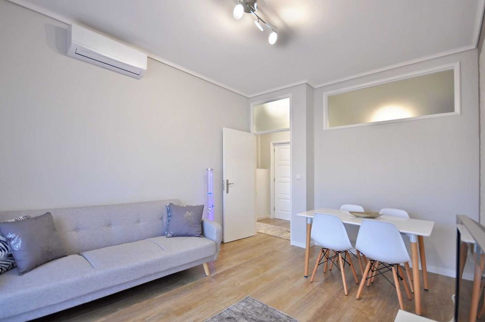 Arrenda-se T1 Mobilado e Equipado – Rua Miguel Bombarda, Porto