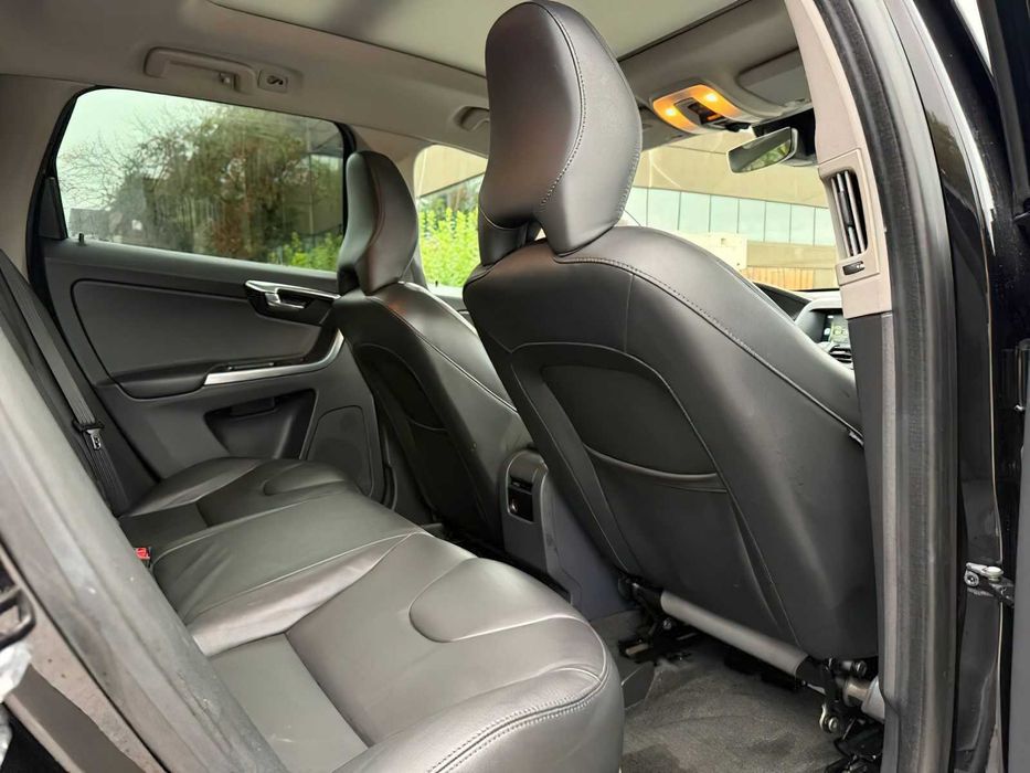 Volvo XC60      2016