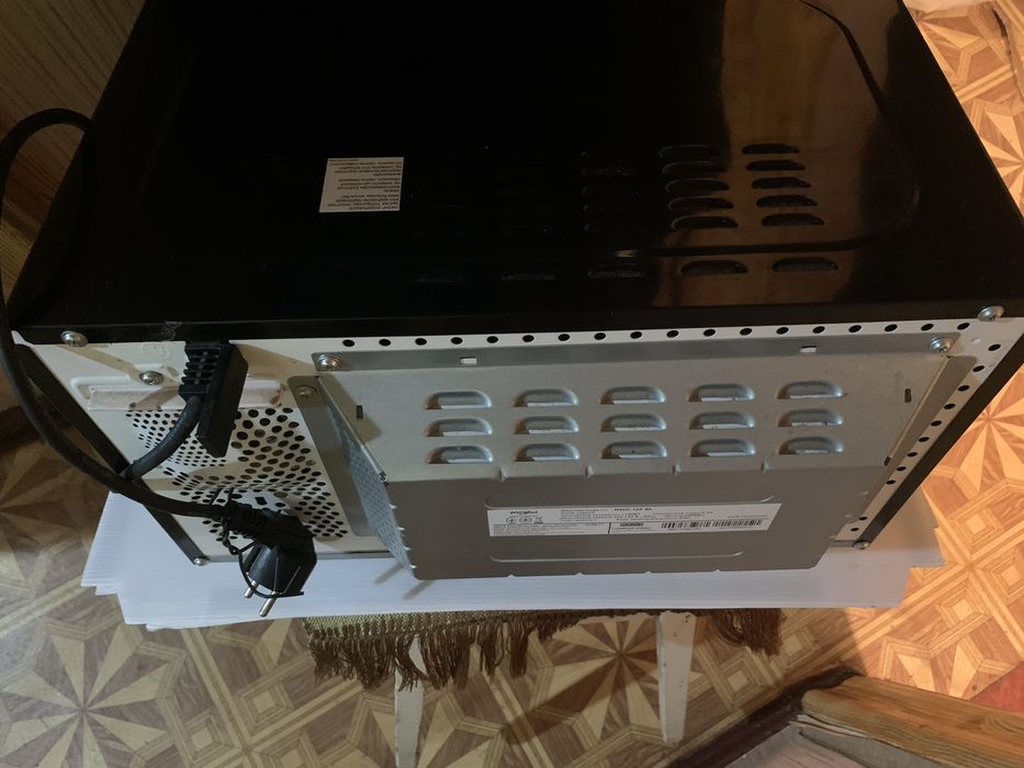 Микроволновка мікрохвильовка Whirlpool