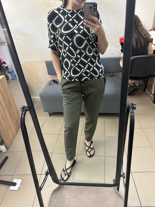 Комплект штани та блуза с легкої тканини