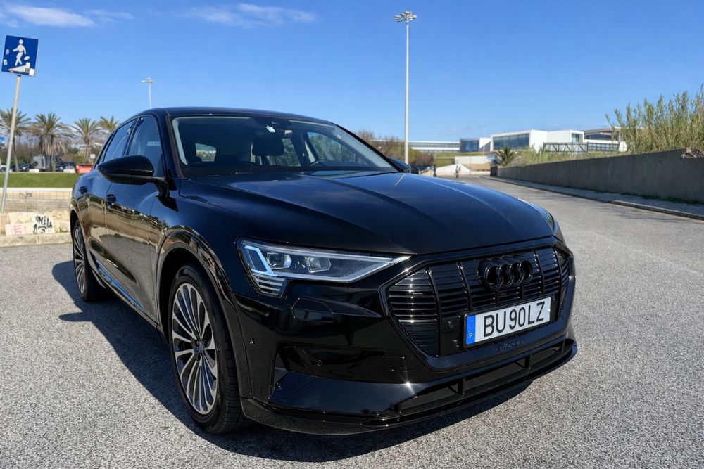 Audi e-tron 55 quattro - com Teste e Certificado de baterias