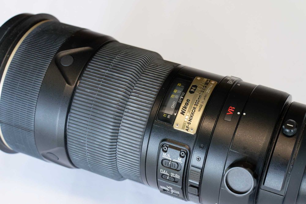 Lente Nikon AF-S Nikkor 300 mm f/2.8 + ofertas