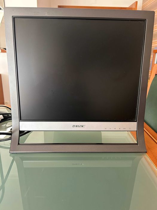 Monitor de computador em otimo estado