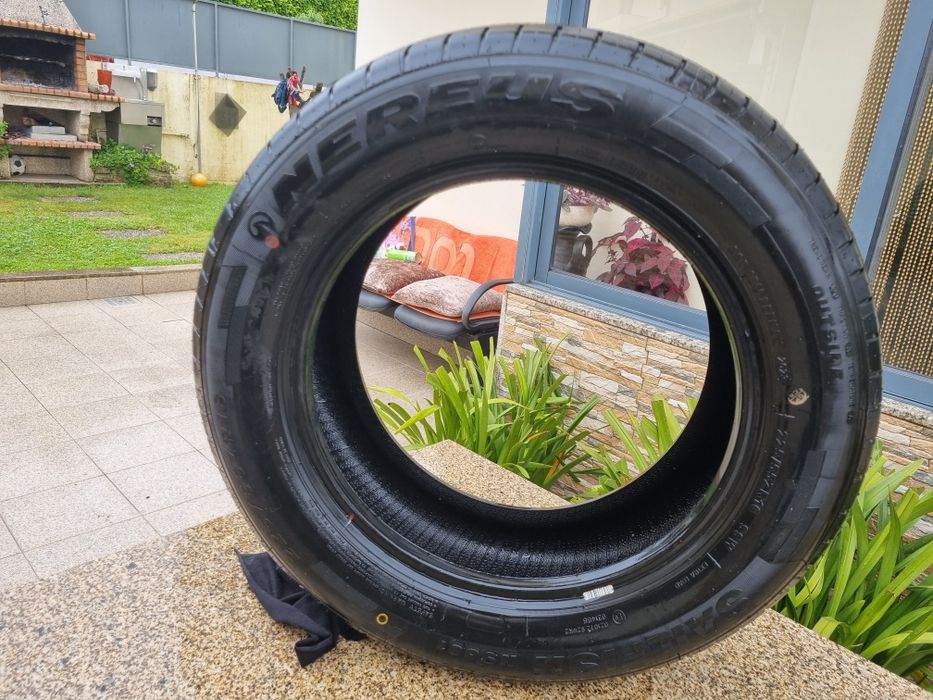 Pneus  novos (255/55/ZR/16/2023
