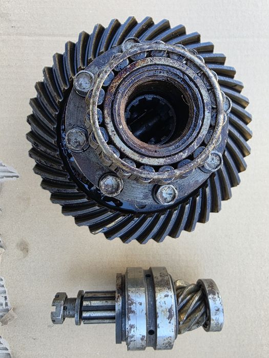 Mechanizm różnicowy UAZ 469/452 NOWY koło z wałkiem  8/41