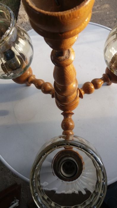 Żyrandol drewniany 3 ramienny z kloszami oświetlenie sufitowe antyk