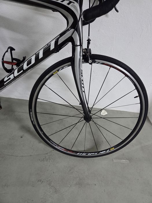 Bicicleta de estrada com quadro.em carbono Scott Addict R3 tamanho L