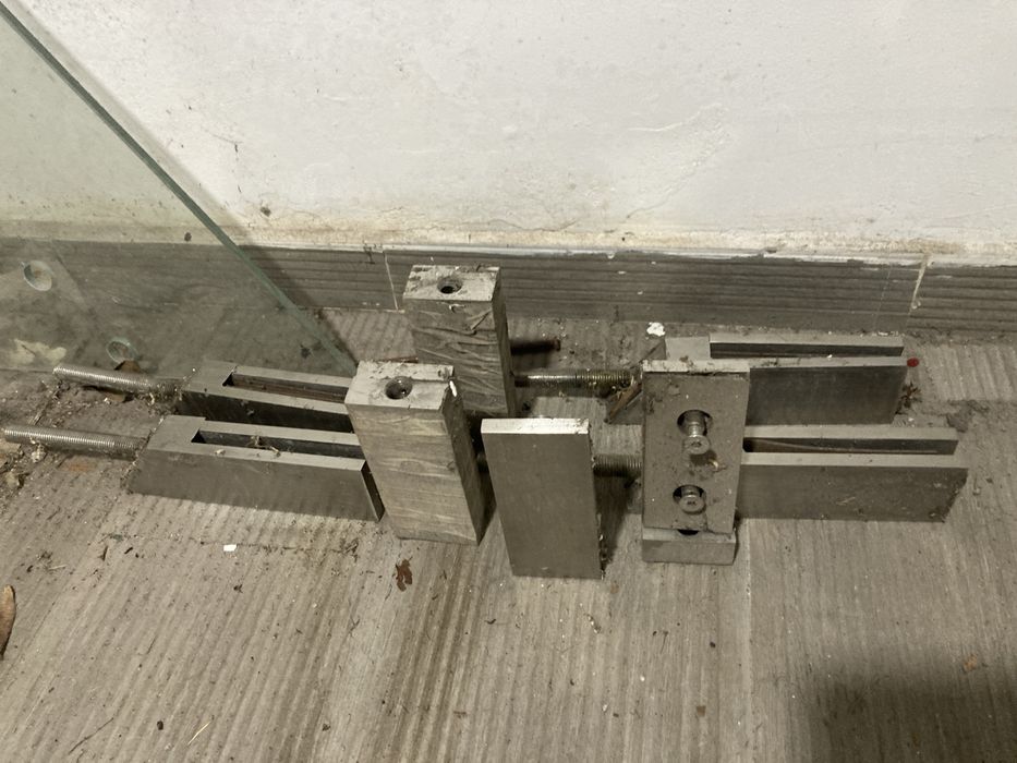 Vidro Temperado 10mm com Ferragens – Ex-Escadaria (3 Peças)