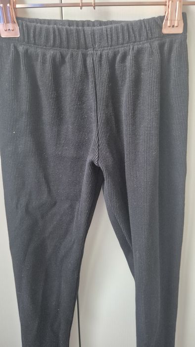 Chrisma czarne legginsy prążkowane 122