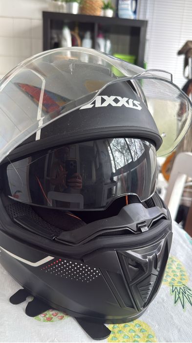 Capacete usada poucas vezes