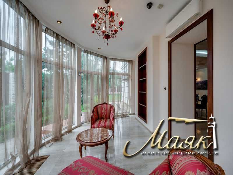 Безупречный дом на Великом Лугу.