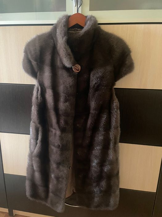 Продам норкову жилетку 80 см