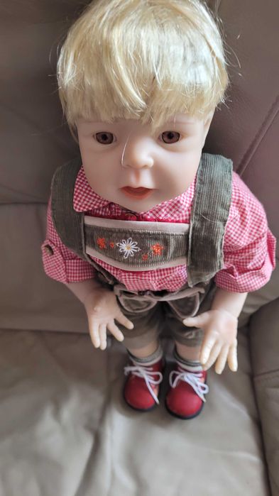 Lalka chłopiec w bawarskim stroju