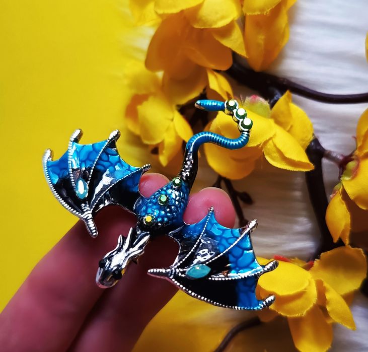 Śliczna broszka smok, nowa