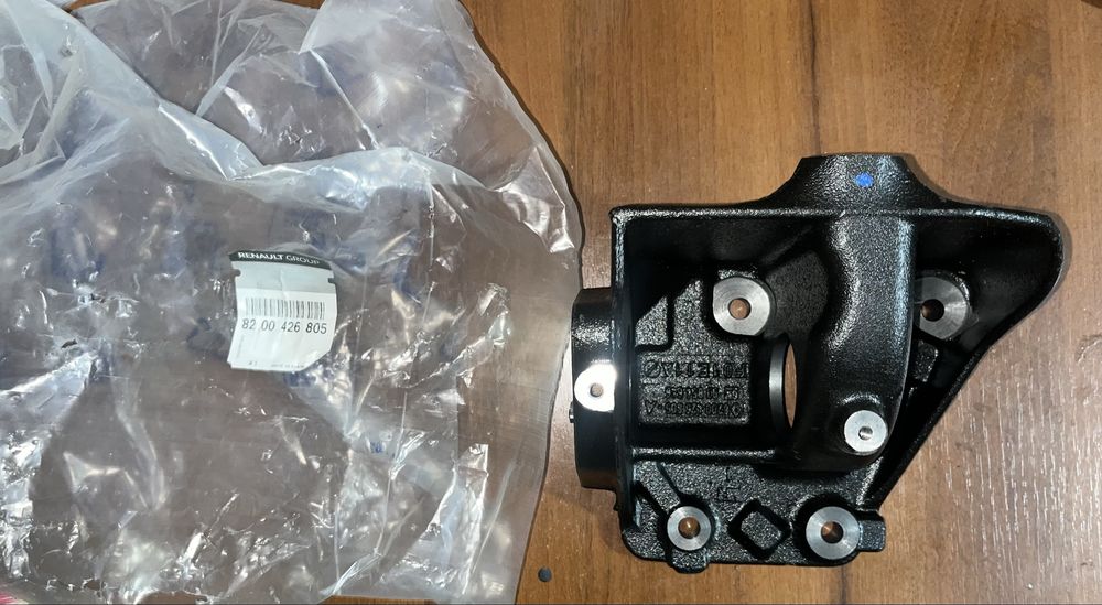 Кріплення півосі Renault Trafic 2.5 dci 07-14 Renault Іспанія