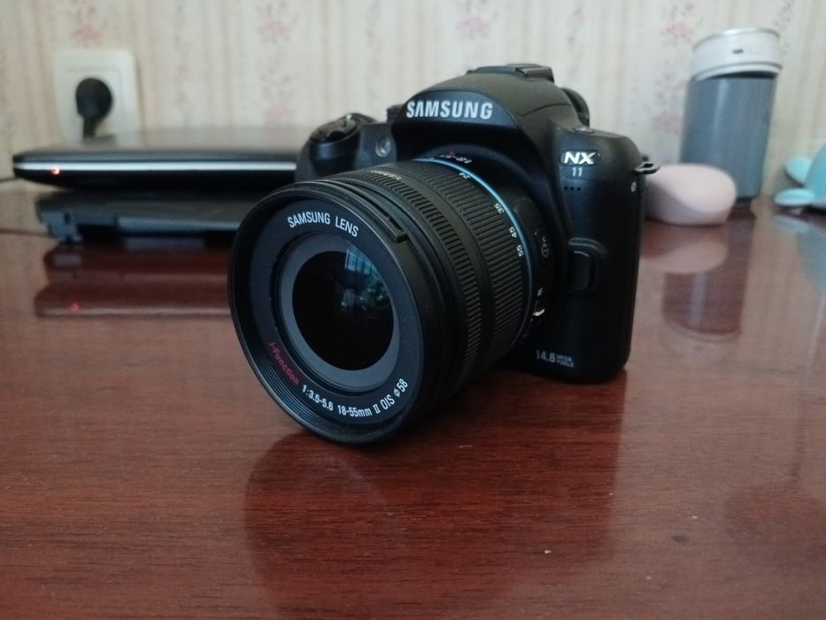 Фотоапарат Samsung NX-11
