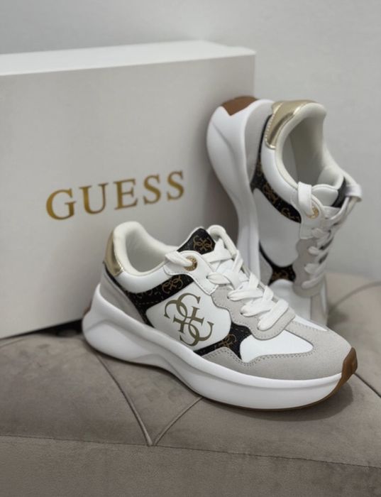 Sapatilhas Brancas GUESS novas 37