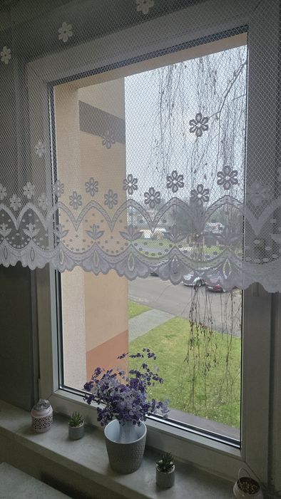 Sprzedam śliczną białą firankę