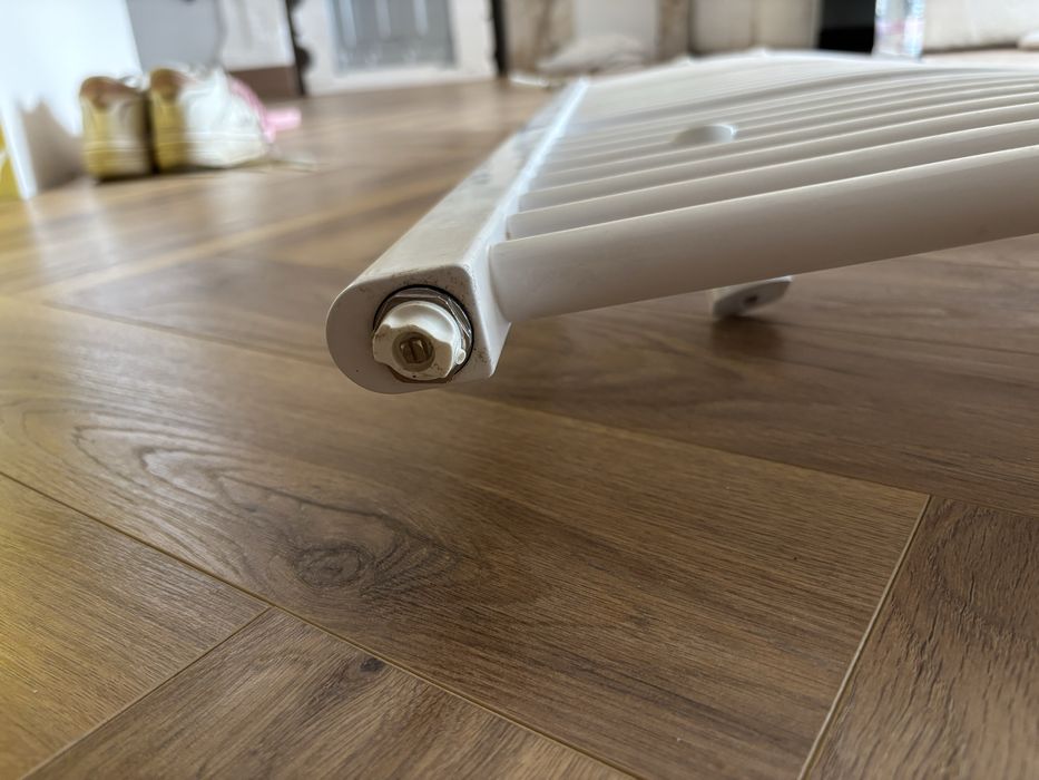 Kaloryfer nowy biały