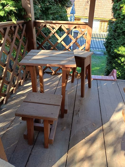 Plac zabaw domek dla dzieci zjeżdżalnia huśtawka piaskownica