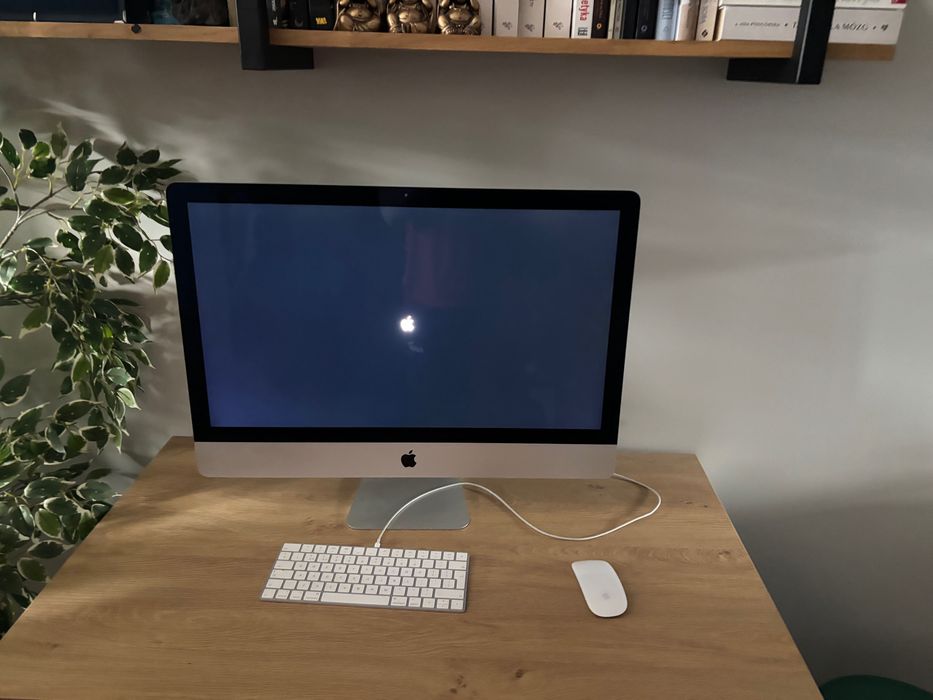 Apple 2020 iMac 27 Retina 5K, i7 3,8 GH, Radeon Pro 5700 XT 16GB
