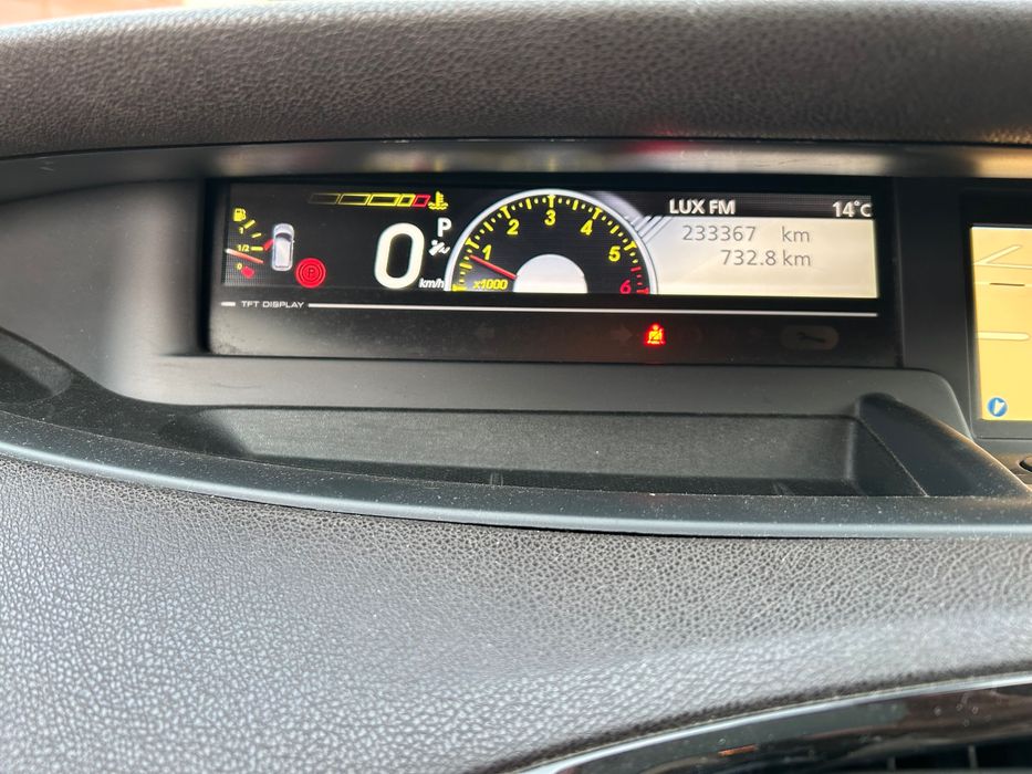 Автомобіль RENAULT