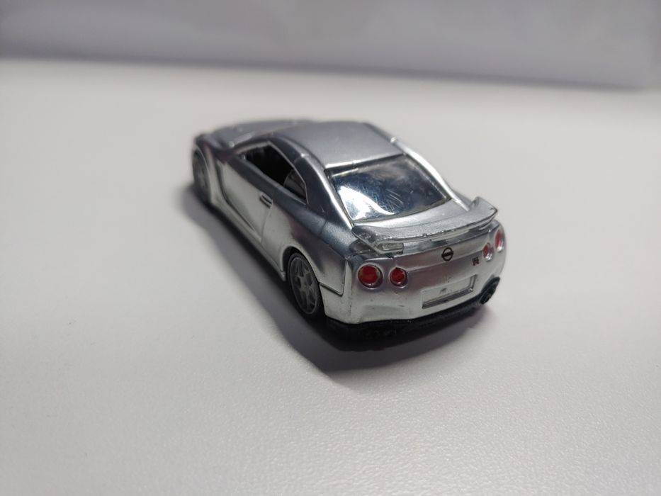 Bburago Nissan GT-R