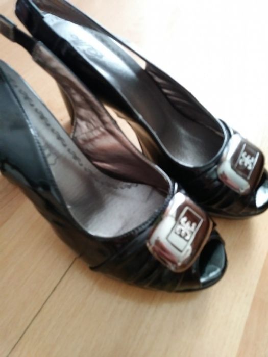 Buty nowe czarne lakier